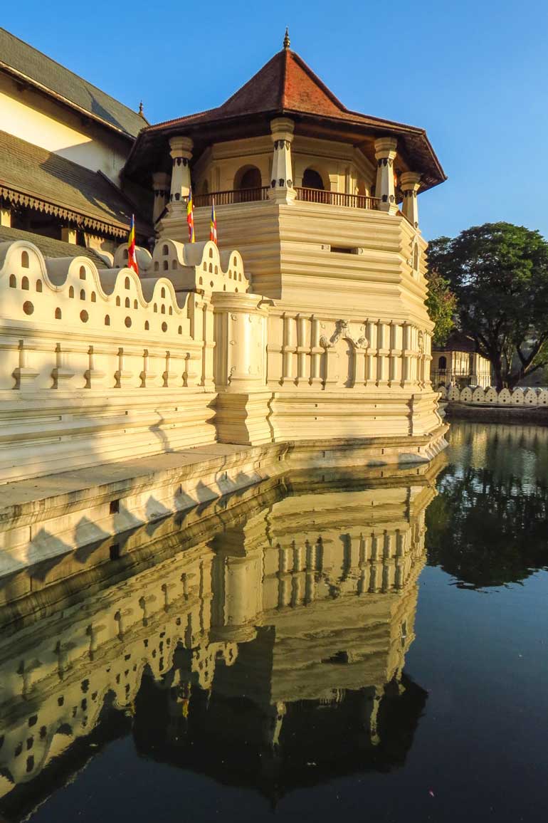 temple-of-the-tooth-moat-reflection