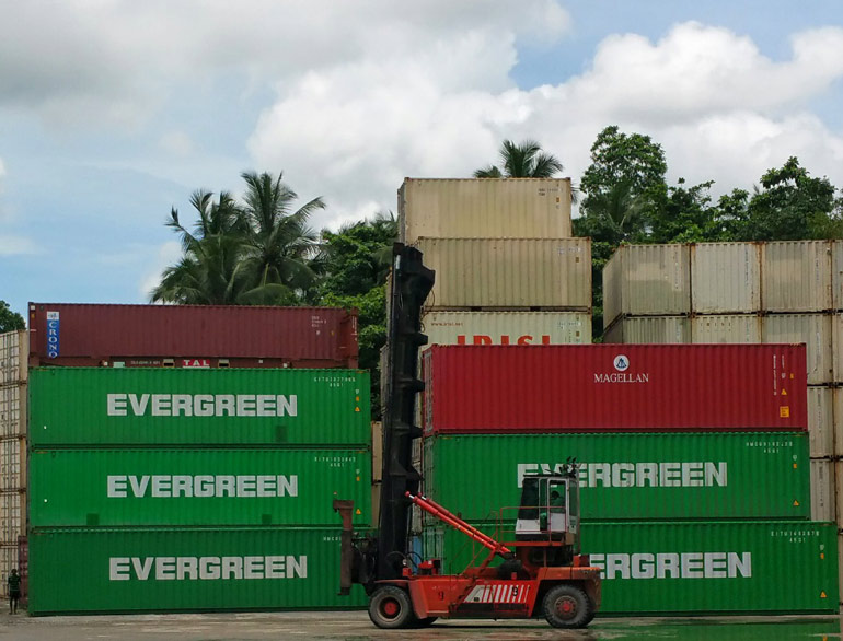 Greenlanka--Kalmar-Empty-Container-Handler