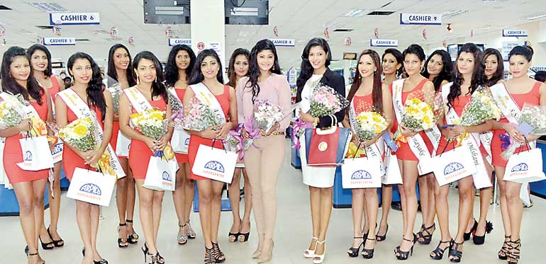 Miss-Sri-Lanka-2015-visit---1