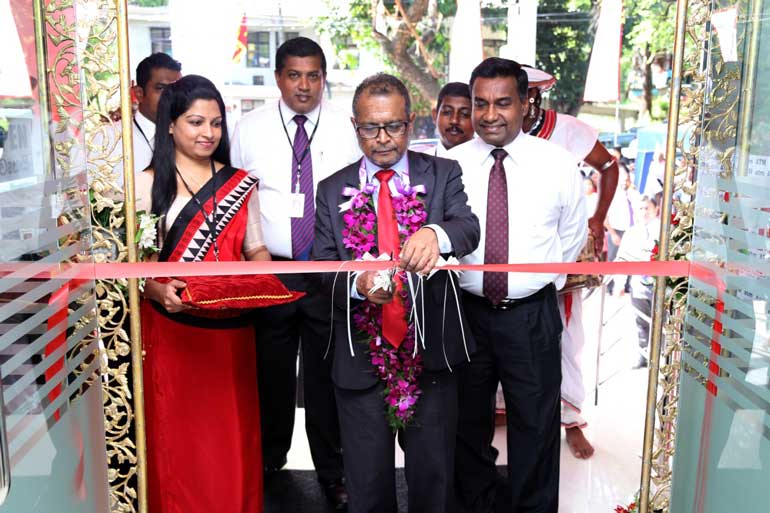 Seylan-Bank-Hasalaka-branch-moves-to-a-new-location