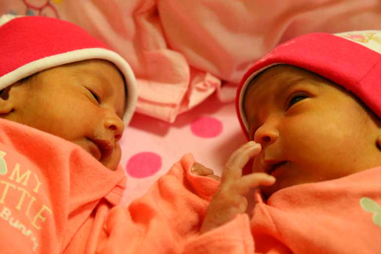 The-800th-and-801st-twin-IVF-babies-born-at-Lanka-Hospitals