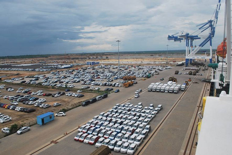 news-2015-1-images-newsVehicle-storage-at-Hambantota-Port-Sri-Lanka