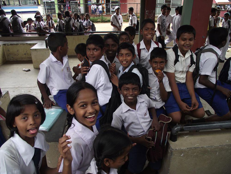 sri_lanka_school_children