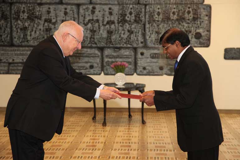 Ambassador-Selvaraj-presents-credentials-to-Reuven-Rivlin,-President-of-State-of-Israel