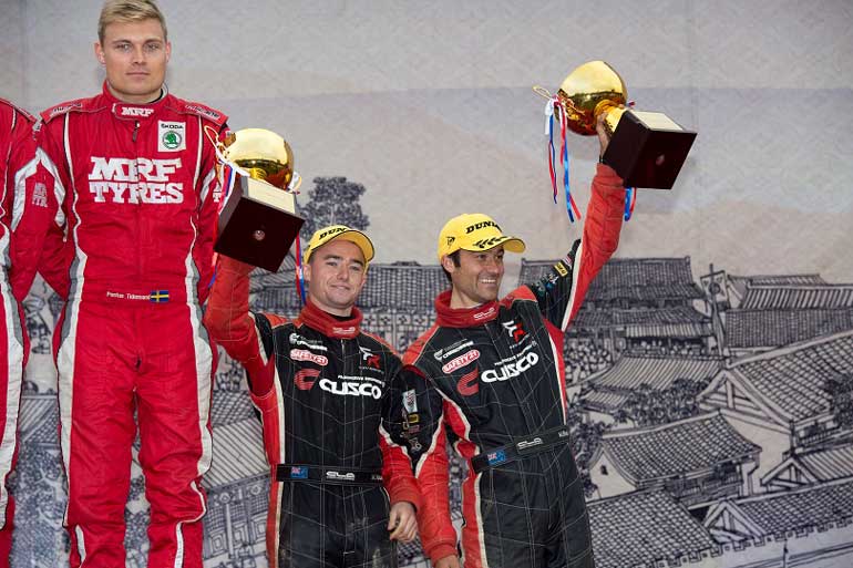 Cusco-EZY-Racing-team-on-the-podium