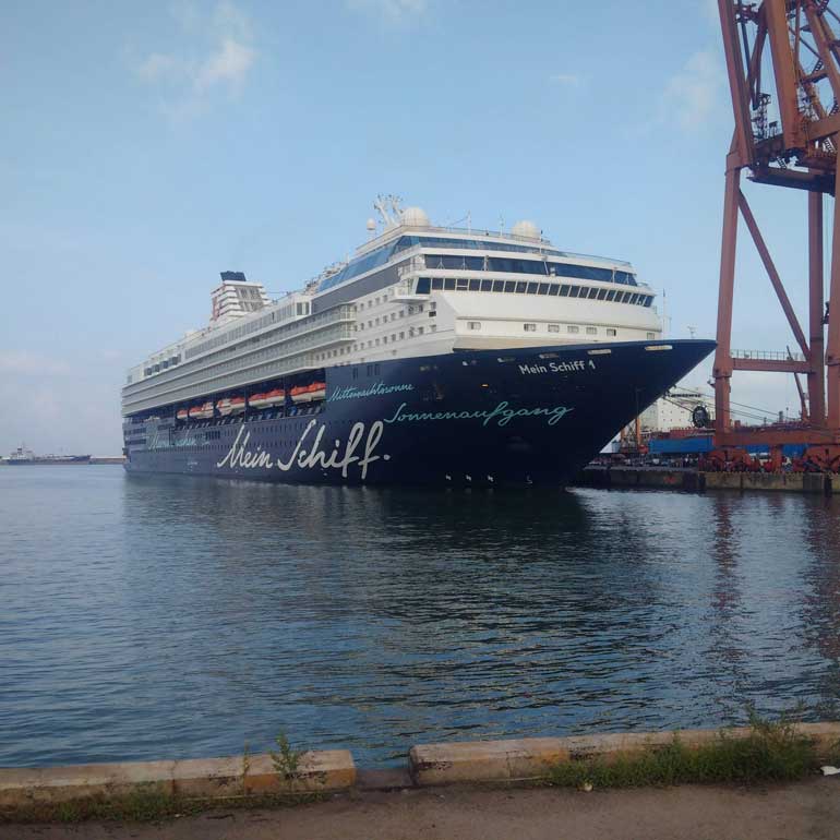 Mein-Schiff-1-(2)