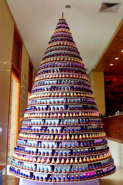 The-16-ft-Tallest-Cupcake-Tree-in-Sri-Lanka