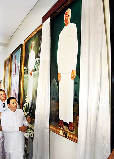 lead---DBW-joined-the-many-other-leaders-in-Parliament-at-the-portrait-gallery-when-his-portrait-was-unveiled-by-President-Maithripala-Sirisena-last-week