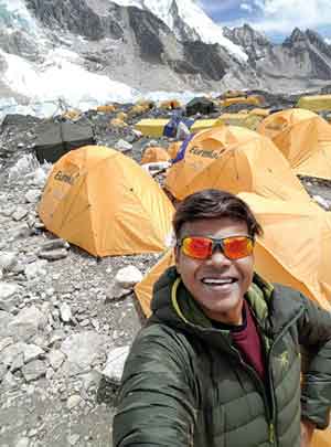 Johann-Peries-at-the-Everest-base-camp