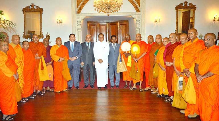 Sri-Lankan-delegation-with-Governor-Punjab