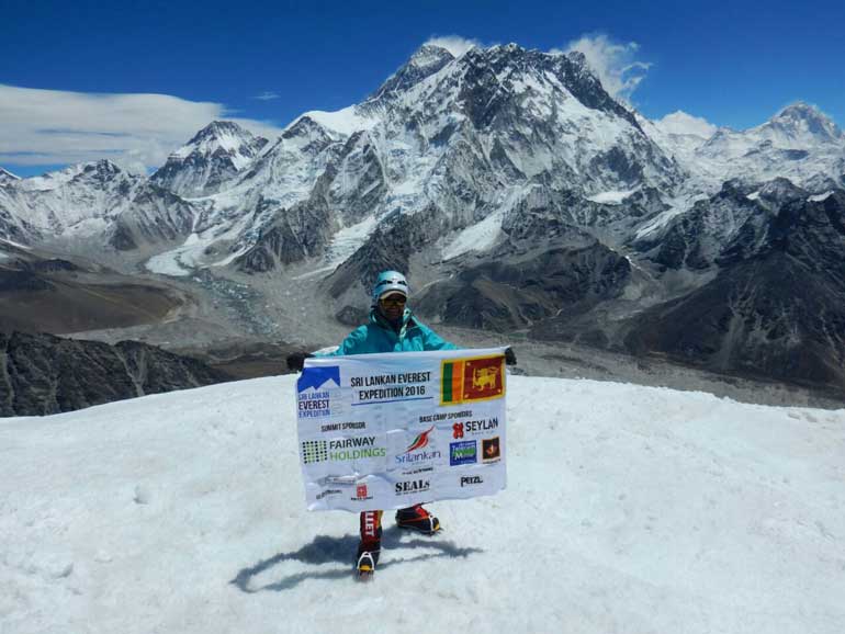 Jayanthi-at-the-summit-of-Lobuche