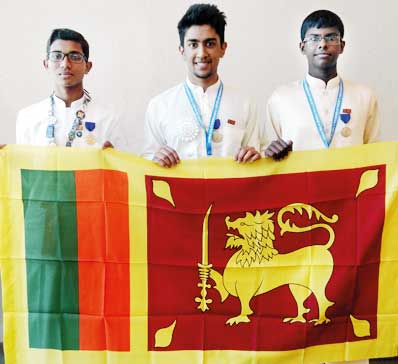 Outside-lead-1-Sri-Lankan-students..