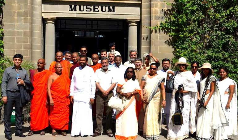 Sri-Lankan-delegation-at-Taxila-Museum
