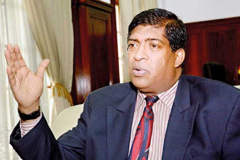 ravi-karunanayake-5