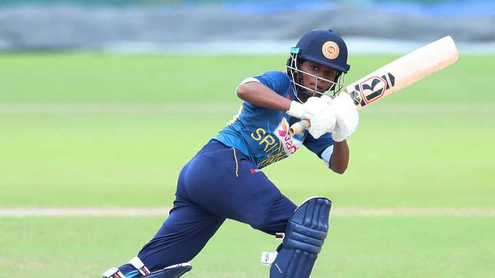 ශ්‍රී ලංකා ක්‍රීඩිකාවෝ පළමු වි-20 තරගය දිනති