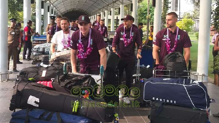 එංගලන්ත කණ්ඩායම එයි