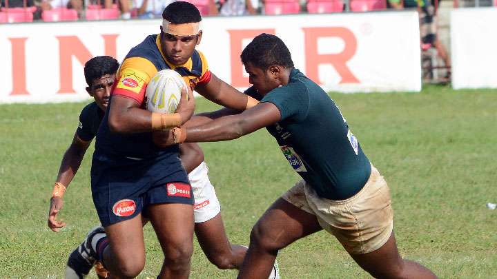 ත්‍රිත්ව සිංහයෝ කොළ මැෂිම මට්ටු කරති