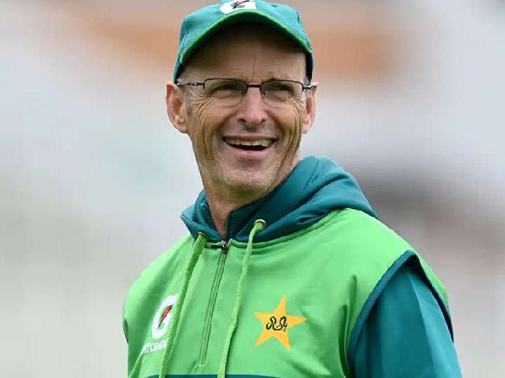 ශ්‍රී ලංකා ක්‍රිකට් පුහුණුකරු  ධූරය ගැරී කර්ස්ටන්ට