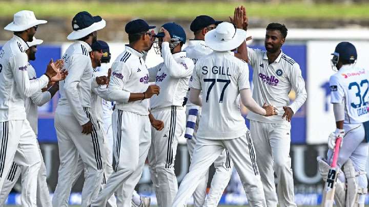 ශ්‍රී ලංකා කණ්ඩායම පරාජයෙන් ගැලවීමේ සටනක