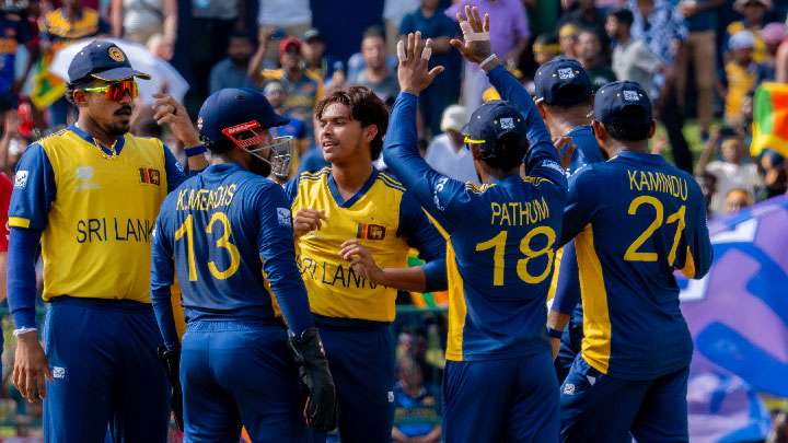 ශ්‍රී ලංකාව රැකෙම්වා හෝ මියෙම්වා තරගයක