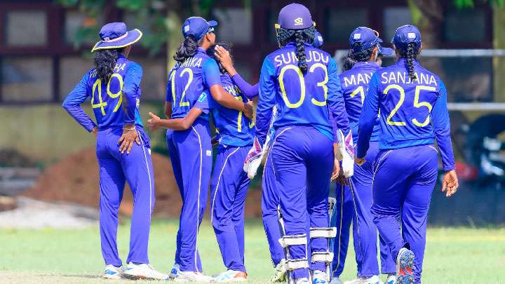 යොවුන් කාන්තාවන්ට තුන්කොන් තරගාවලි දෙකක්