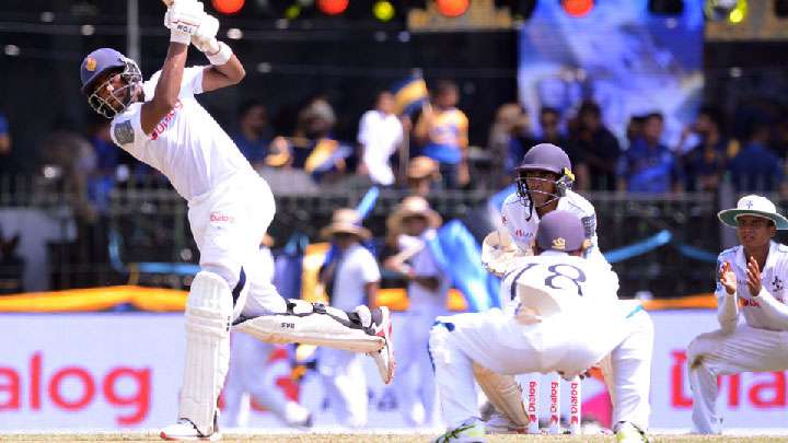 රෙහාන් - රුමිරු රාජකීය සායම බේරාගනිති