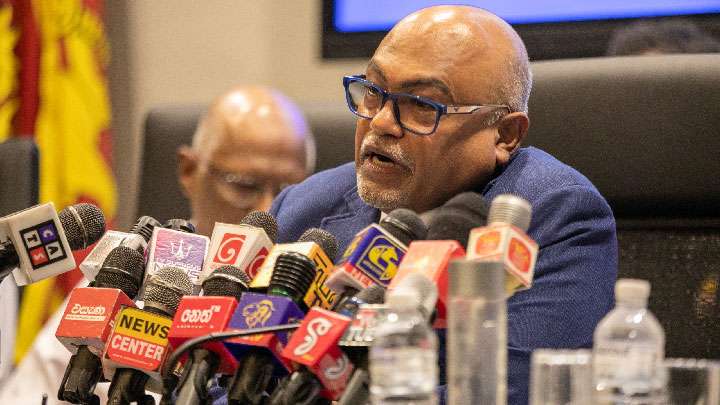 ක්‍රීඩාවෙන් සල්ලි හම්බ කිරීමේ කැත පුරුද්ද නැති කරනවා