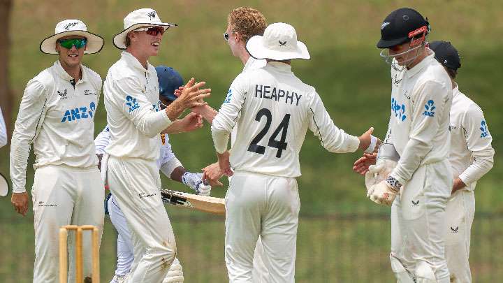 පිතිකරුවන්ගේ අණසකට යටවූ තරගයක්