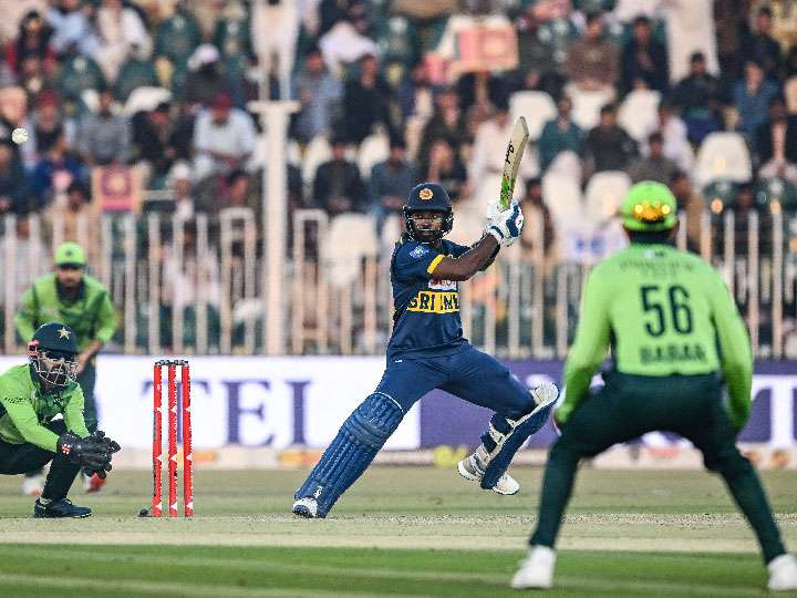 කමිල් මිෂාර විශිෂ්ට පිතිහරඹයක