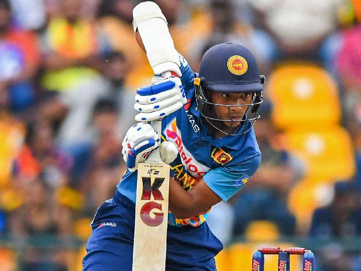 කුසල් - වෙල්ලාලගේ ශ්‍රී ලංකාව 271 කට ඔසවති