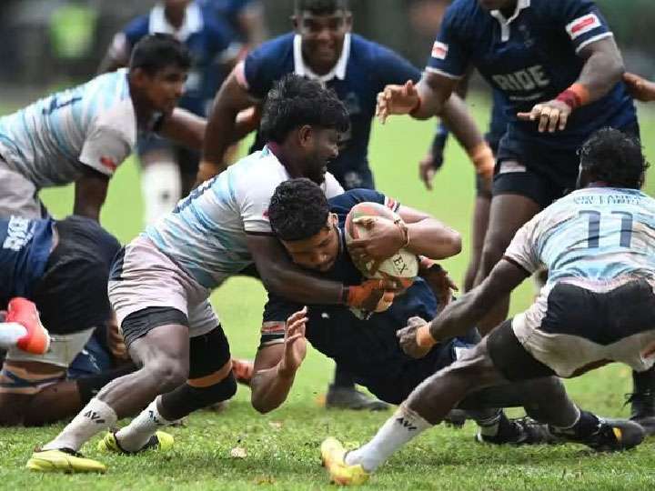 ගුවන් හමුදාව පොලිස් රැකවල් බිඳියි