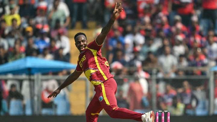 කොදෙව්වෝ අපරාජිතව ඉදිරියට