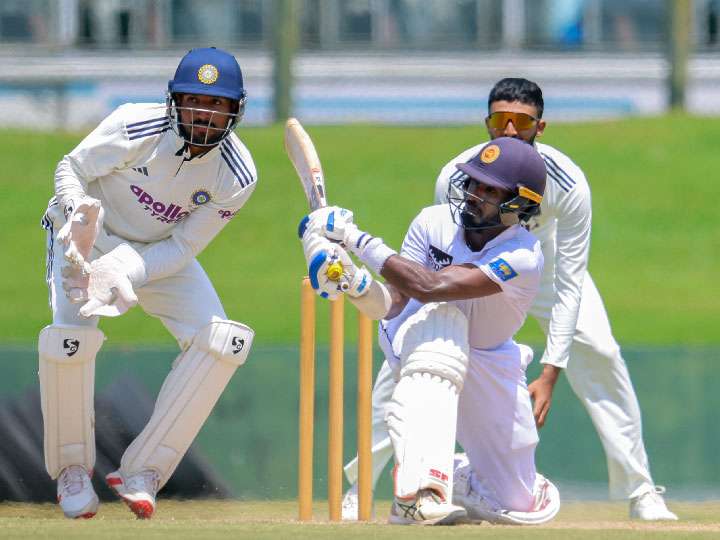 සුදර්ශන් - පඩික්කාල් එක්ව දෙවැනි පෙළ පන්දු යවන්නන්ට තලති