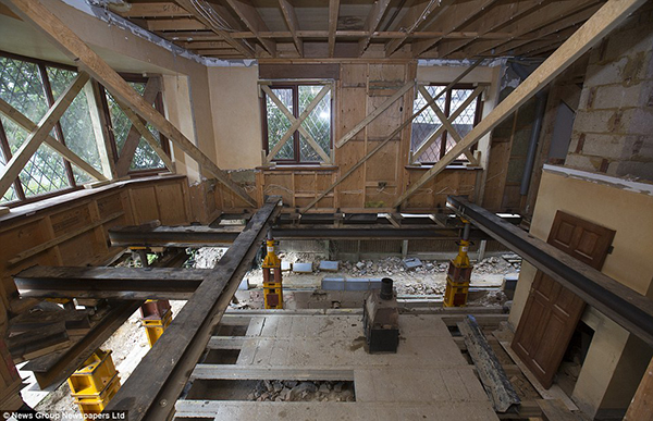 1409541562493_Image_galleryImage_Yaron_Ivry_at_his_home_in