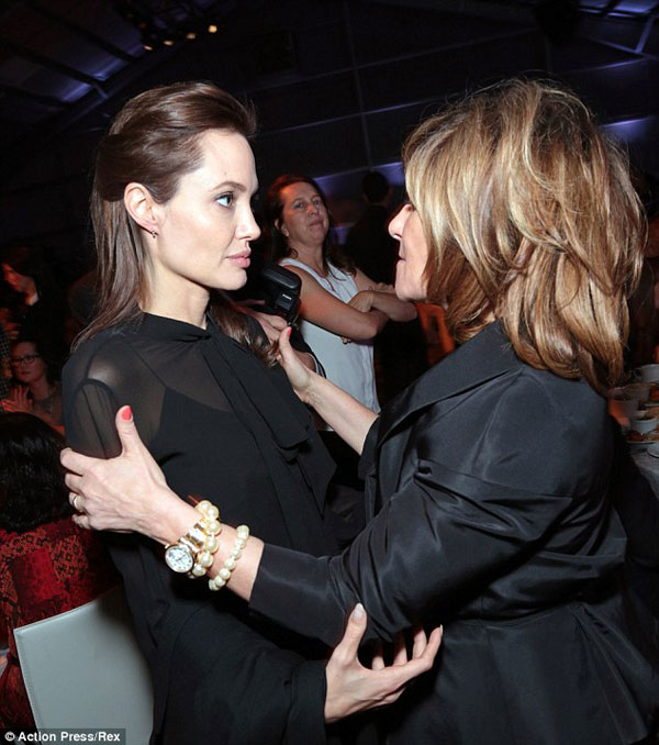 23FE98FF00000578-2882848-Actress_Angelina_Jolie_was_also_ripped_in_some_of_the_email_exch-m-1093_1419199921730