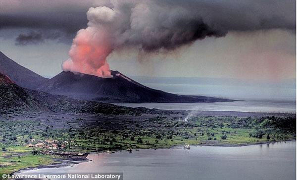 24A31FD900000578-2906874-Eruptions_of_volcanoes_like_Tavurvur_in_Papa_New_Guinea_in_2006_-a-4_1421078255937