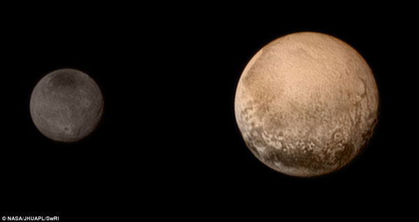 2A83AAD700000578-3160464-New_Horizons_has_been_sending_back_increasingly_detailed_images_-a-19_1436890162628[1]