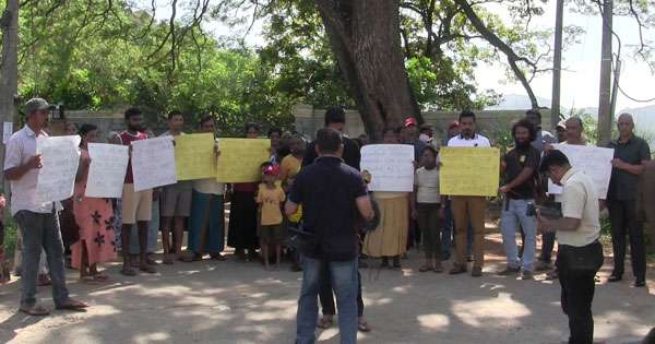 කන්ද උඩ හෝටල් සංකීරණයට ගම්වාසීන්ගේ විරෝධය