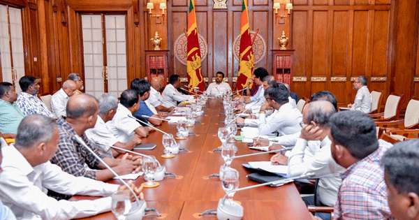 ගොවීන්ගේ වී මිලදී ගන්න ව්‍යාපාරිකයන්ට ණයක්