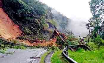 පවුල් 15,000ක් කඳු නාය යන කලාපයේ භූමියෙන් සියයට තිහක් නාය අවදානමක