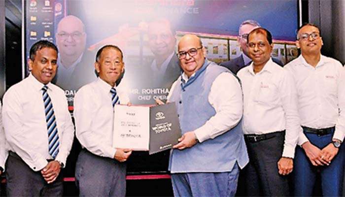 වාහන මූල්‍ය පහසුකම් සැලසීමට Mahindra Ideal Finance ටොයෝටා ලංකා අත්වැල් බැඳගනී