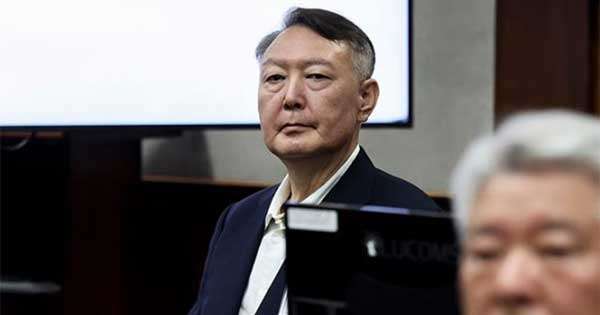 දකුණු කොරියා හිටපු ජනපති දිවි ඇතිතෙක් හිරේ