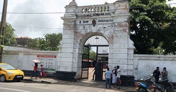 හිරෙන් පනිද්දී අහසට වෙඩි තබා අල්ලයි