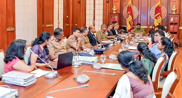 අල්ලන මත්ද්‍රව්‍ය සැනෙකින් වනසන නීති කෙටුම්පත සකසයි