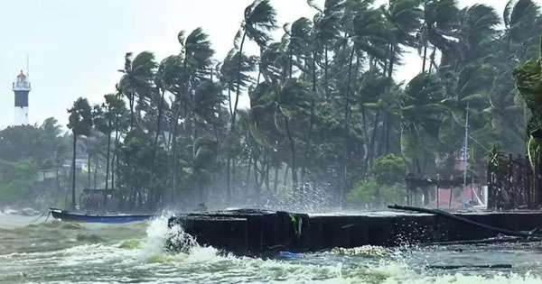 දිට්වා සුළි කුණාටුව තමිල්නාඩුවට කඩා පනී