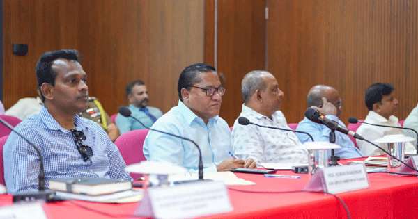 සංචාරක කර්මාන්තය නංවන්න දිස්ත්‍රික්ක වලට කෙලින්ම සල්ලි