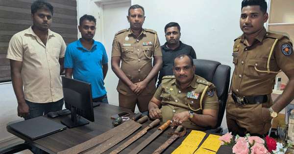තියුණු ආයුද සමග 11ක් සැකපිට