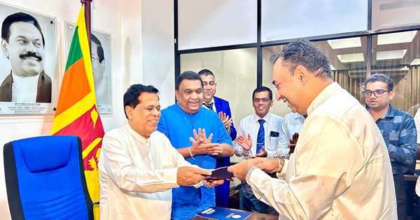 අකිල එල්ලාවල ශ්‍රීලනිපයට