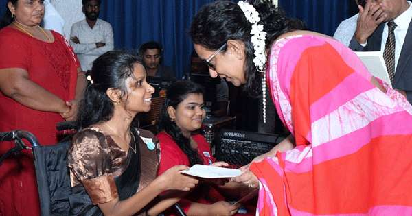 සරණක් අවැසි නැගෙනහිර සරසවි සිසුන්ට ශිෂ්‍යාධාර