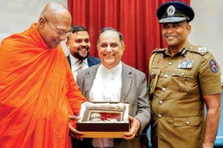 ඔක්ස්ෆර්ඩ් චෙස්ටර් උසස් අධ්‍යාපන ආයතනයෙන් පූර්ණ ශිෂ්‍යත්ව 75ක් පිරිනැමේ